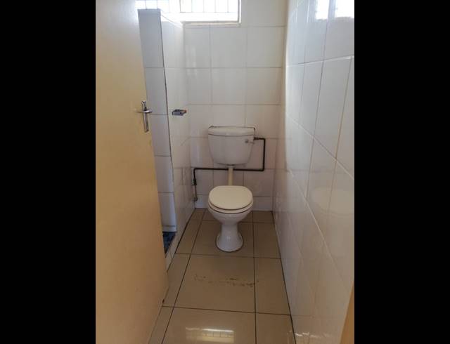 2 BEDROOM FLAT FOR SALE IN CROSSMOOR